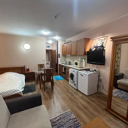 Spacious At Gondola! Fast Wifi, Washer, Ac, Balcony, Quiet Apartamento