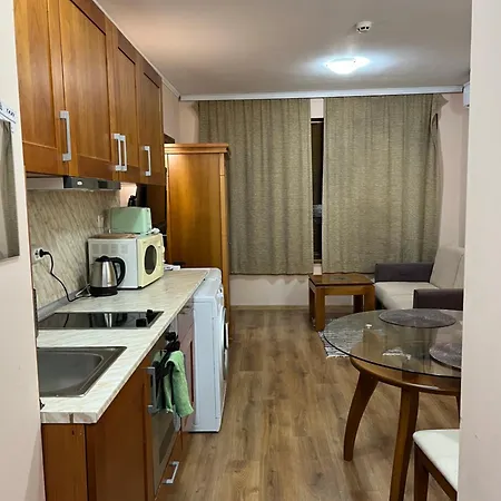 Spacious At Gondola! Fast Wifi, Washer, Ac, Balcony, Quiet *
